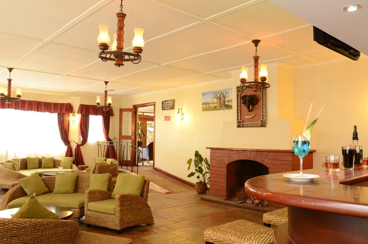 The White Rhino Hotel Nyeri Exterior photo