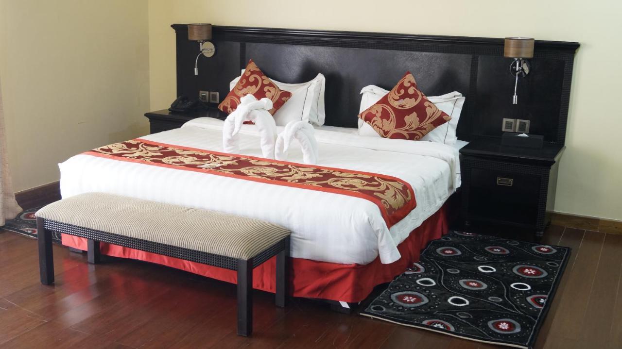 The White Rhino Hotel Nyeri Exterior photo