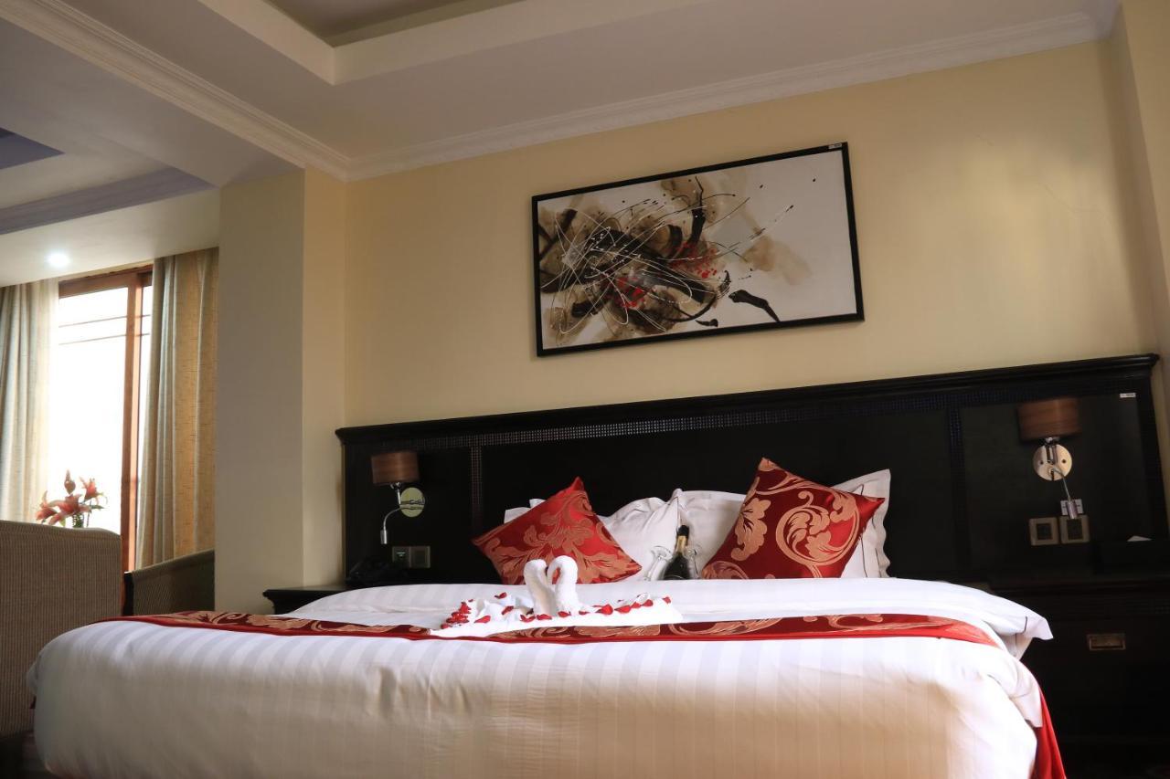 The White Rhino Hotel Nyeri Exterior photo