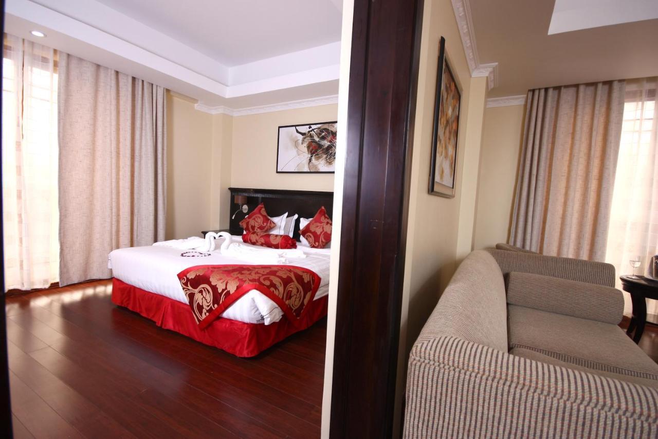 The White Rhino Hotel Nyeri Exterior photo