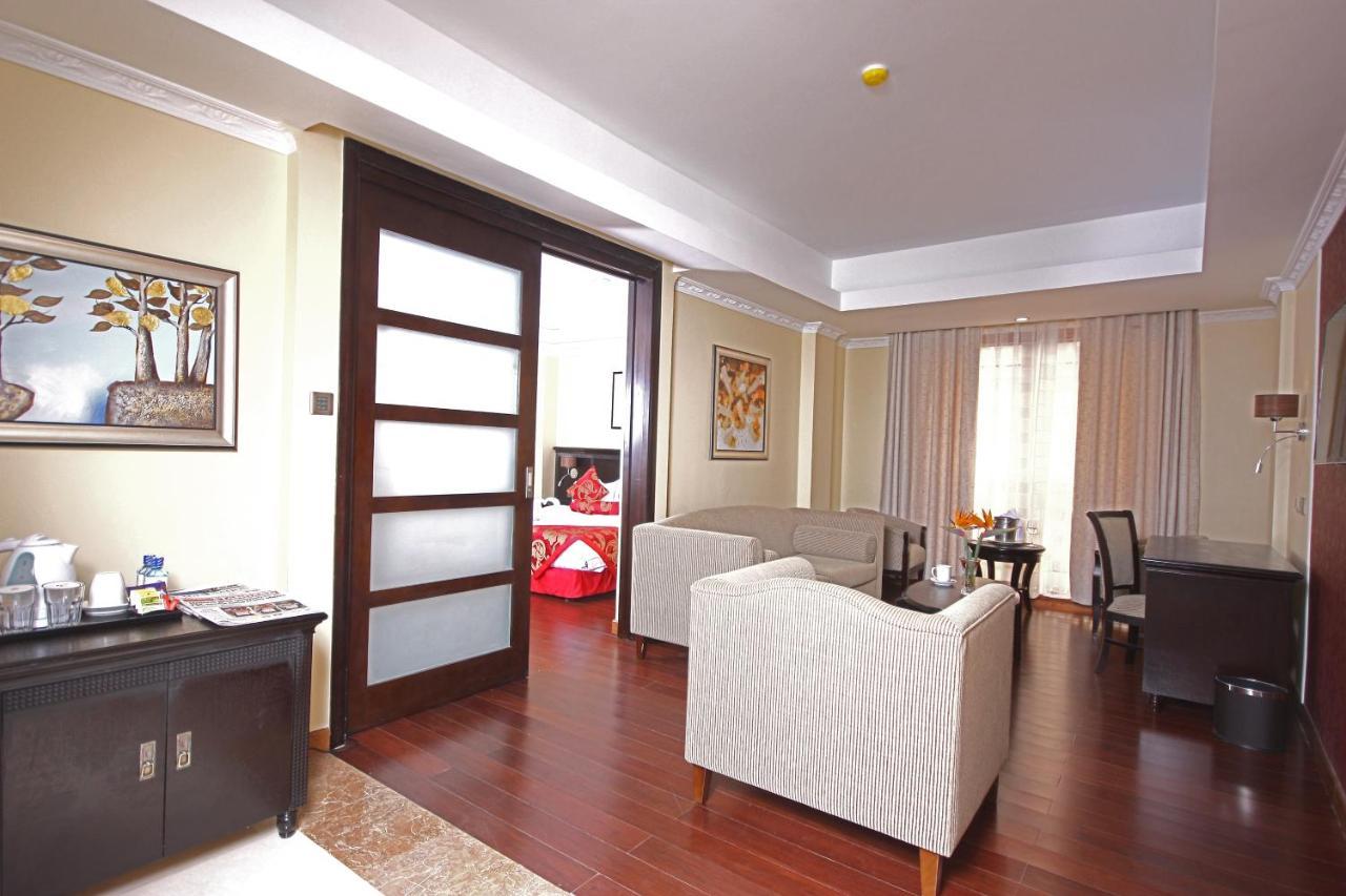 The White Rhino Hotel Nyeri Exterior photo